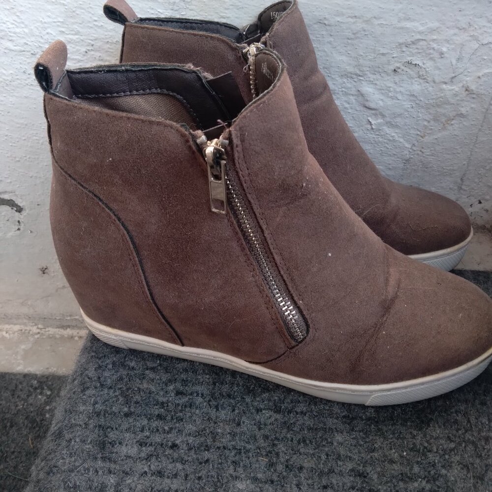 LIGHT BROWN HIGH-TOP SHOE ANKLE BOOT FAUX LEATHER ZIPPERS SIZE 7.5